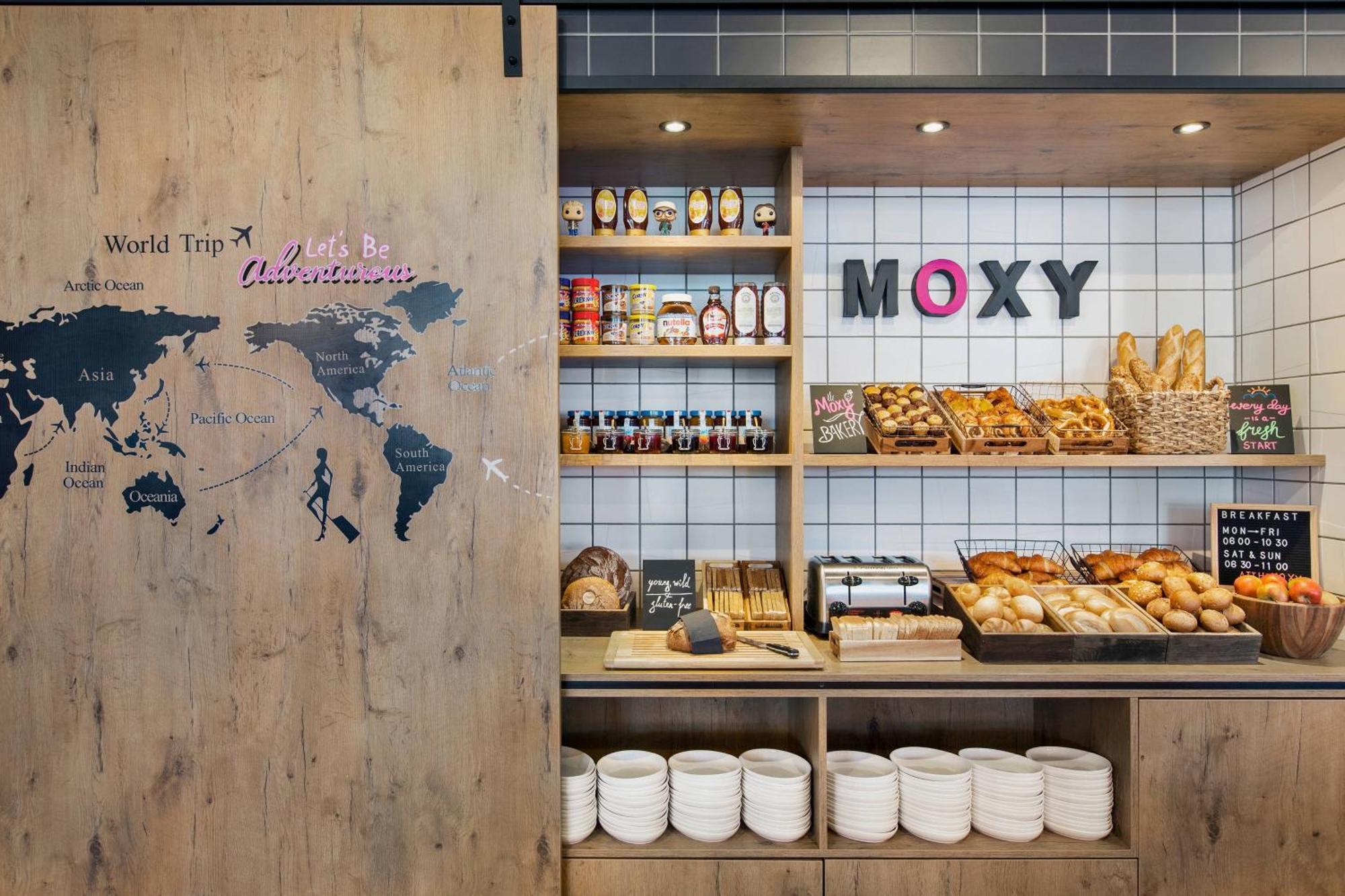 Moxy Frankfurt Airport Kelsterbach Hotell Eksteriør bilde